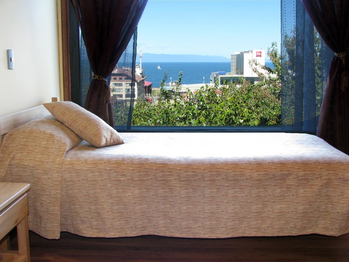 Portal Austral Bed & Breakfast Пуерто Монт Екстериор снимка